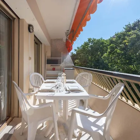 Apartment 1-br With Terrace Near La Croisette