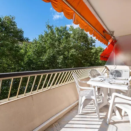 Apartment 1-br With Terrace Near La Croisette
