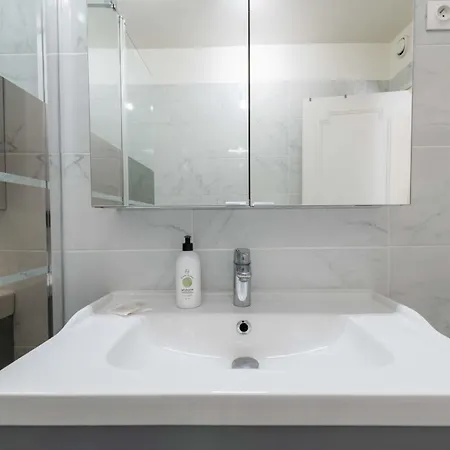 Apartment 1-br With Terrace Near La Croisette *