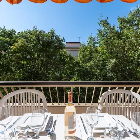 1-br With Terrace Near La Croisette *